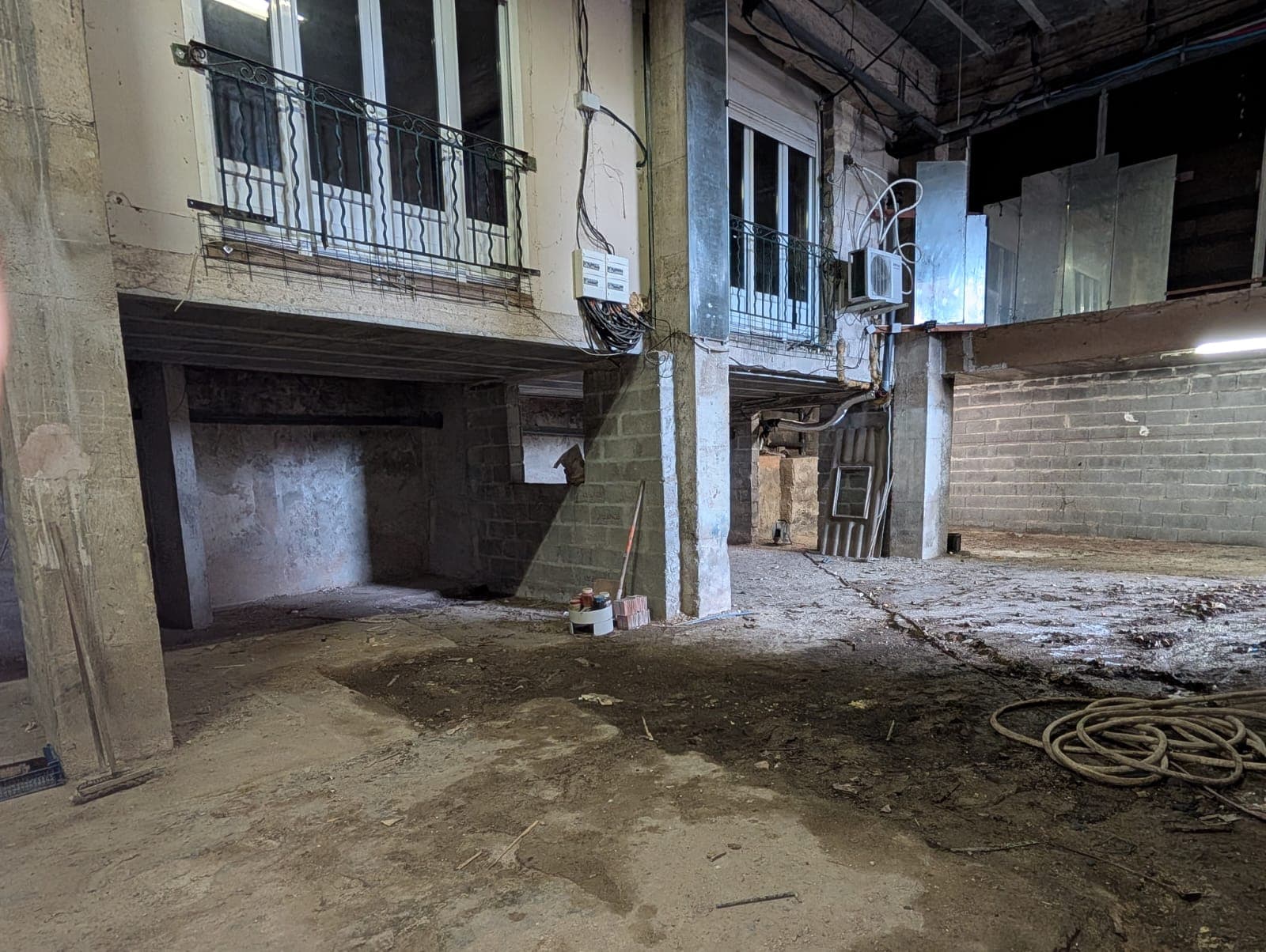 Propriété agricole avec deux villas + entrepôt 👨🌾 - 450 - Solliès-Ville