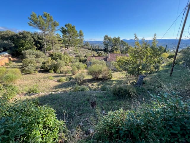 Terrain constructible de 2000m² 🌳 - 2000 - Solliès-Ville